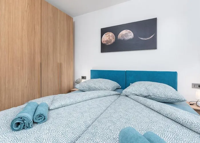 Barbara, 300m From The Sea * Porec